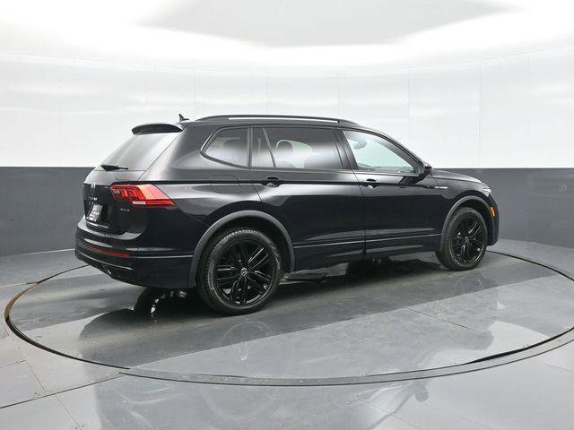 Used 2022 Volkswagen Tiguan SE R-Line image 7