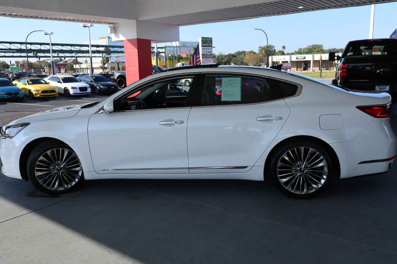 Used 2018 Kia Cadenza Limited image 8