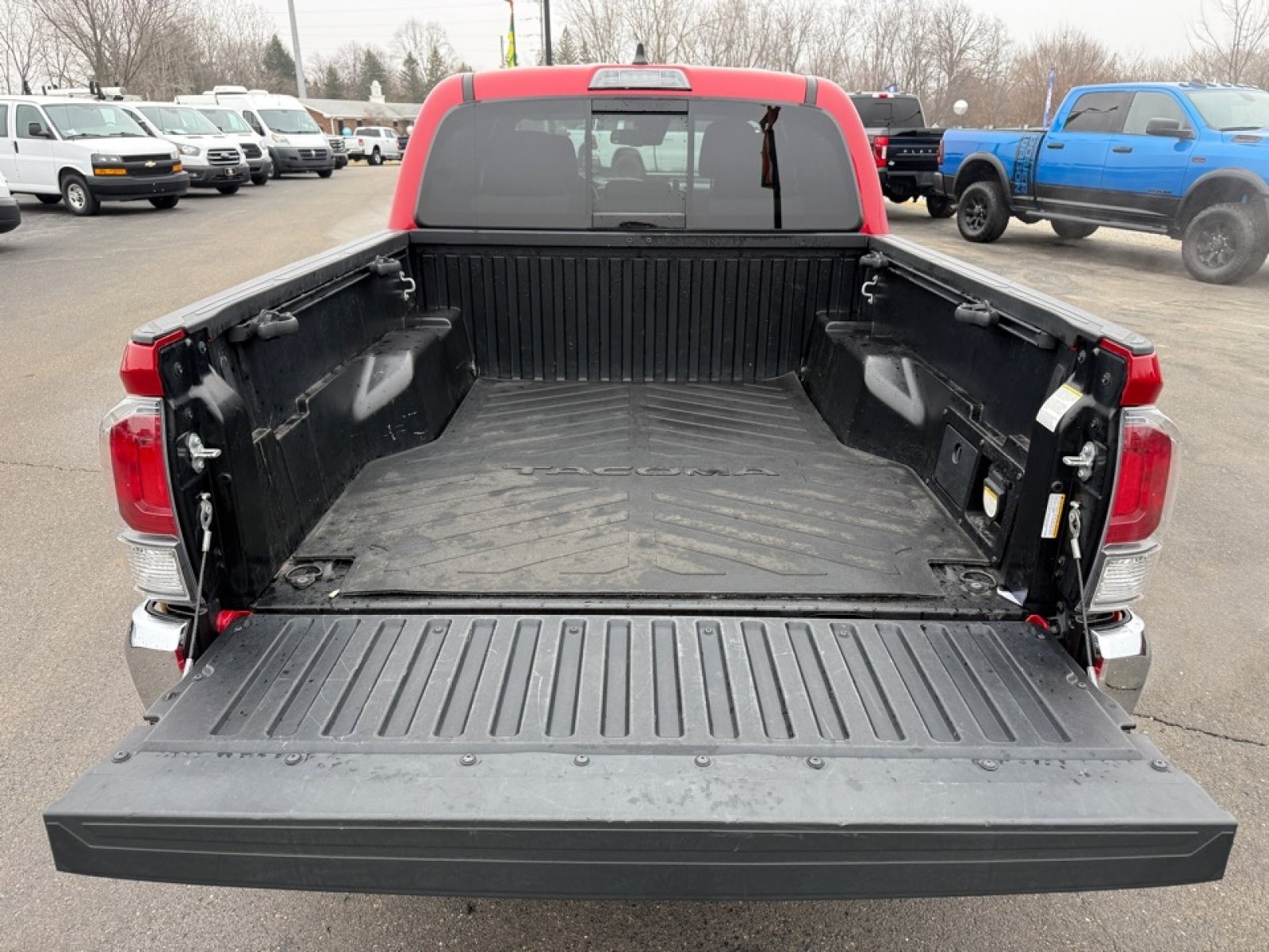 Used 2022 Toyota Tacoma TRD Off-Road RWD image 36