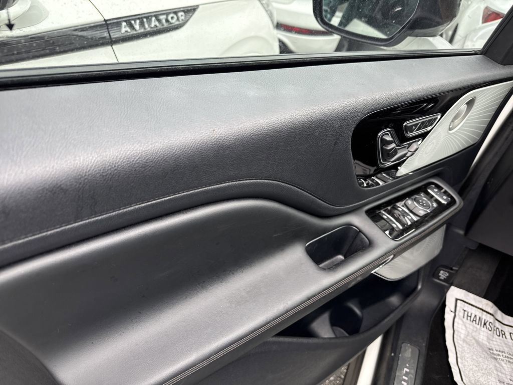 Used 2025 Lincoln Aviator Reserve w/ Equipment Group 201A image 8