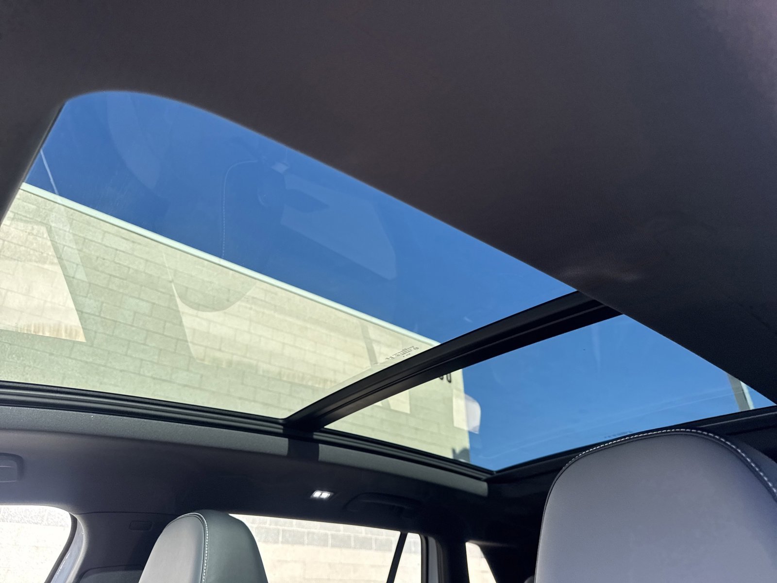 New 2026 Volkswagen Tiguan SE R-Line image 15