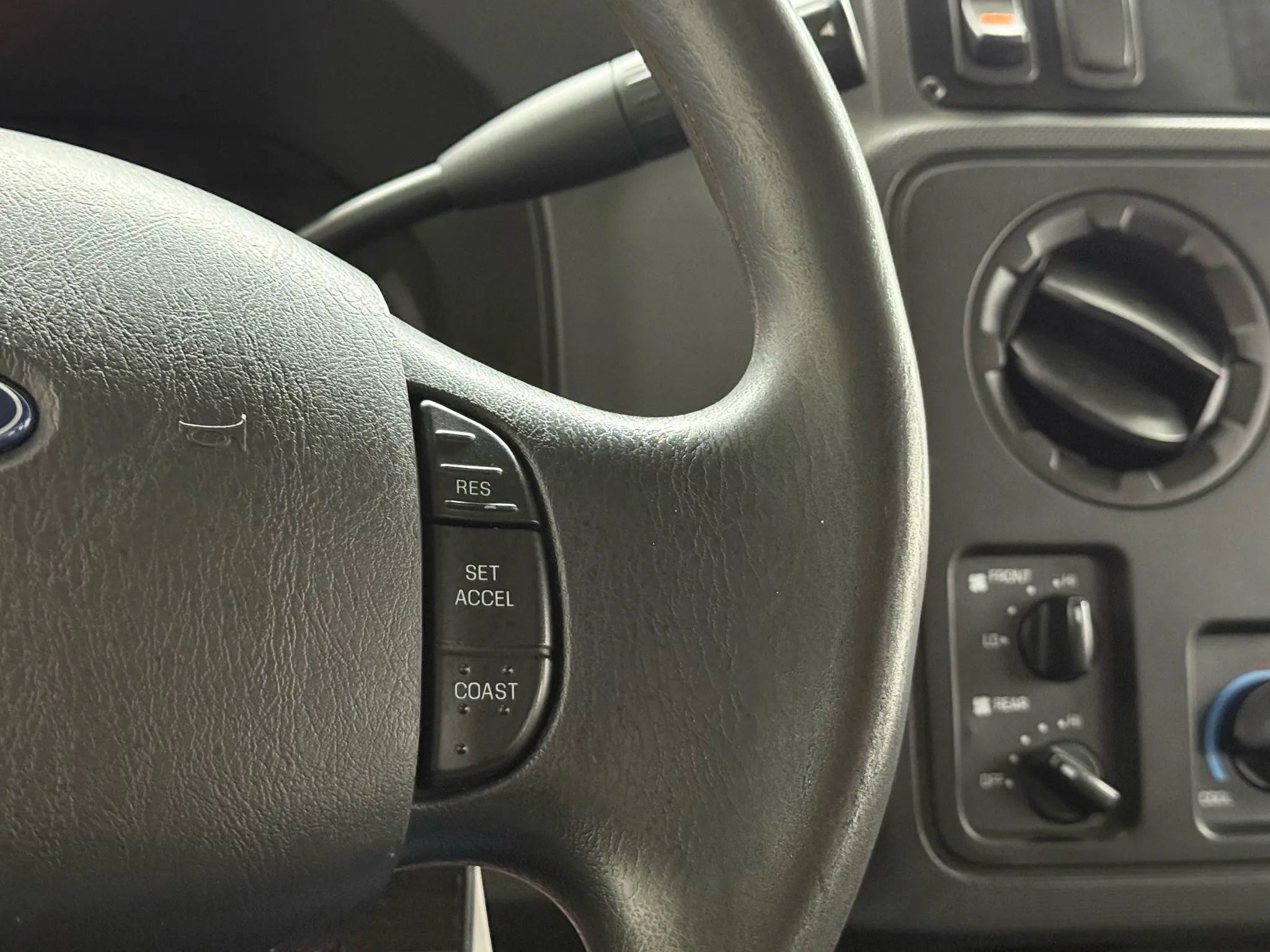 Used 2014 Ford E-150 and Econoline 150 Extended Van 3D image 18