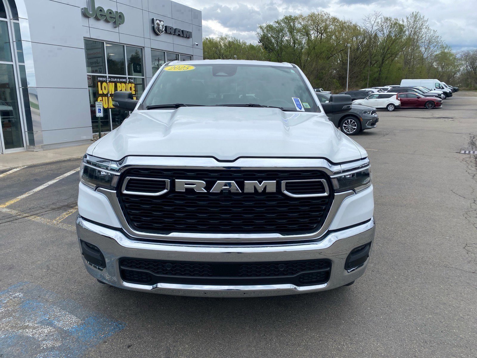 Used 2025 RAM 1500 Big Horn AWD/4WD image 8