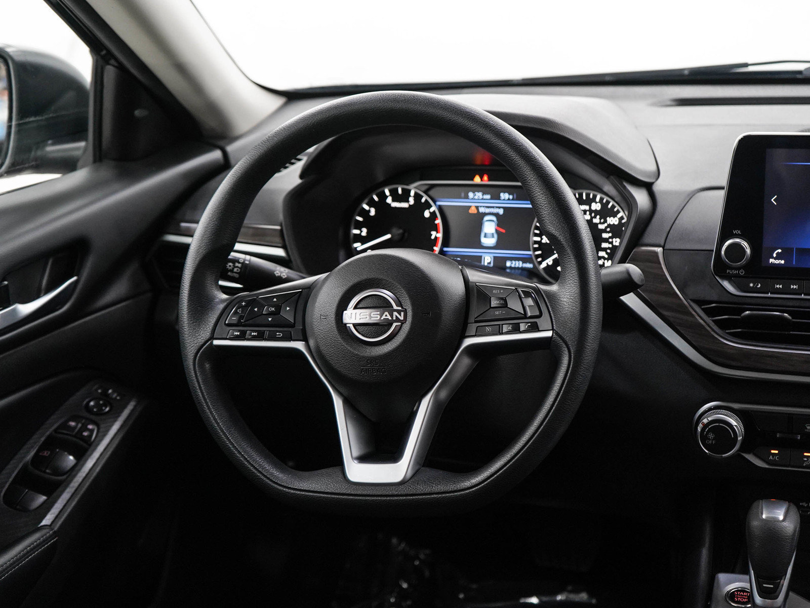 Used 2024 Nissan Altima 2.5 SV AWD/4WD image 14