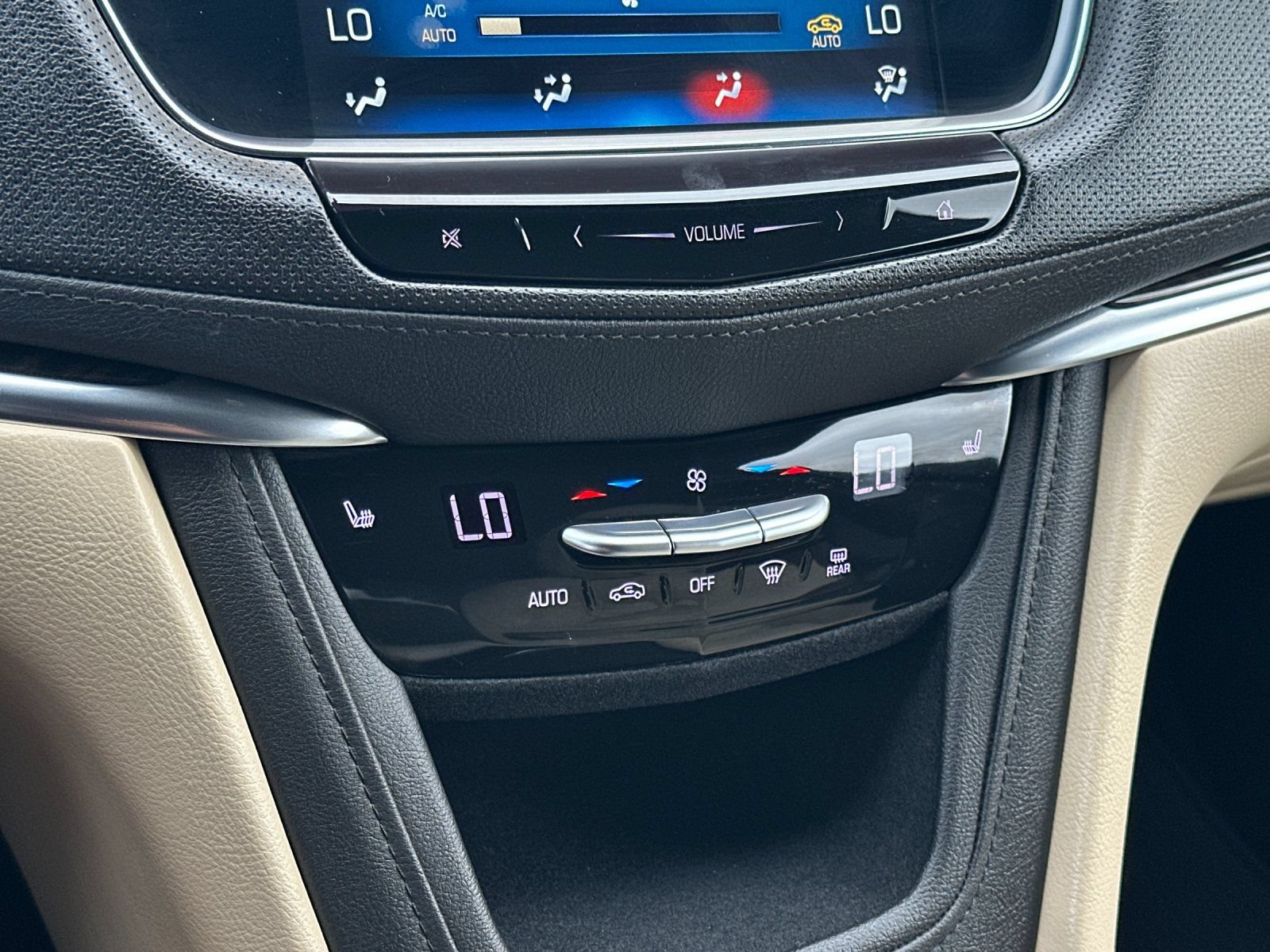 Used 2019 Cadillac XT5 AWD image 19
