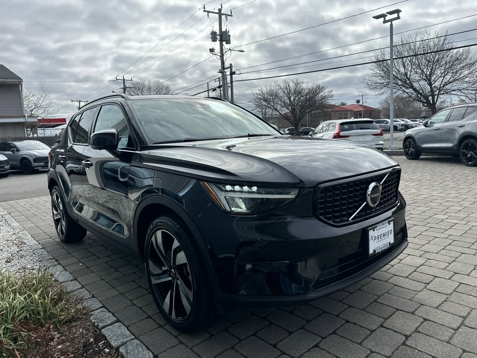 Used 2023 Volvo XC40 B5 Plus w/ Protection Package Premier image 37