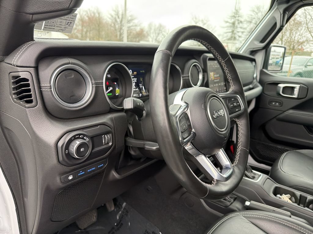 Used 2023 Jeep Wrangler Unlimited Sahara w/ Cold Weather Group AWD/4WD image 22