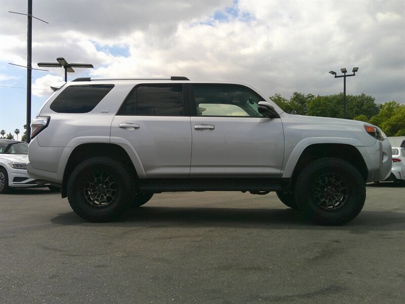 Used 2021 Toyota 4Runner SR5 Premium AWD/4WD image 37