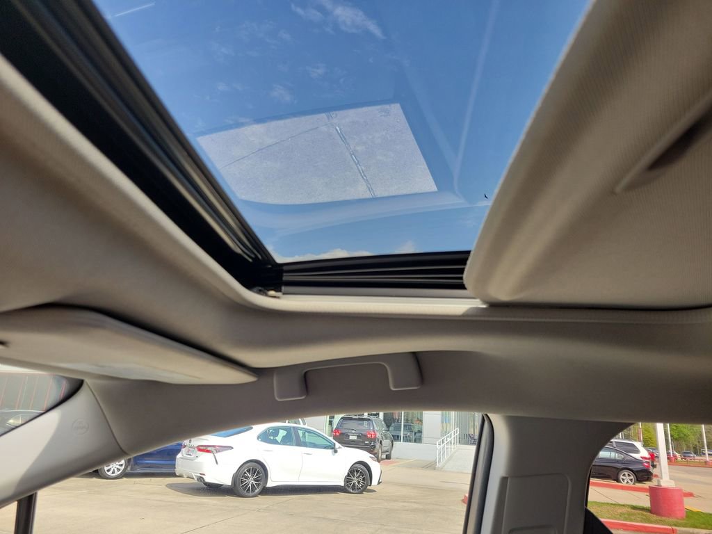 Certified 2023 Toyota Sienna XLE image 17