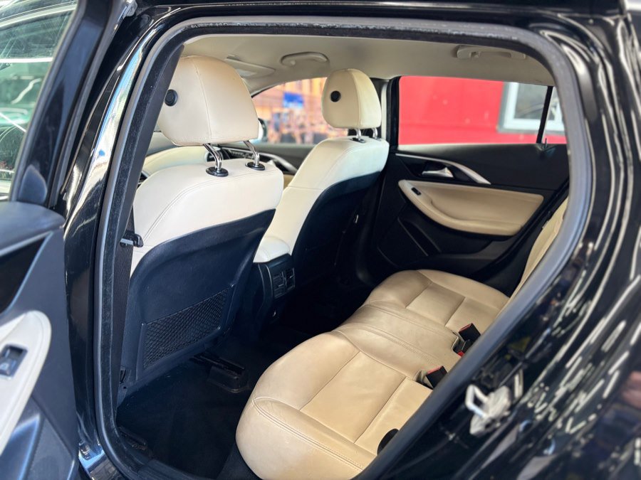 Used 2018 INFINITI QX30 AWD w/ Cargo Package image 14