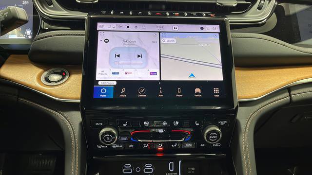 Used 2023 Jeep Grand Cherokee L Summit image 13