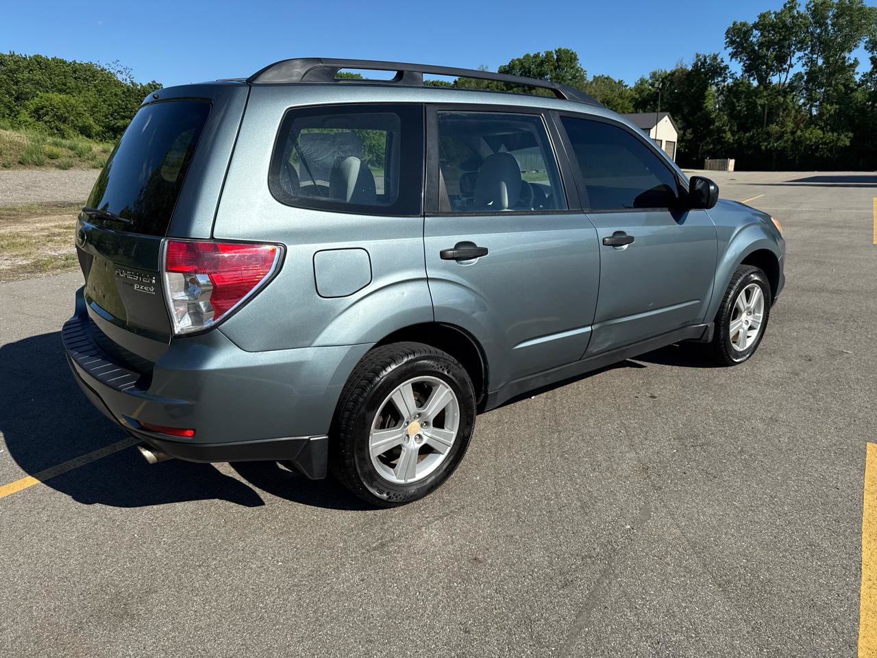 Used 2012 Subaru Forester 2.5X w/ Alloy Wheel Pkg AWD/4WD image 5