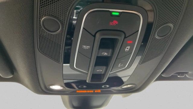 Used 2020 Audi Q5 Prestige image 16