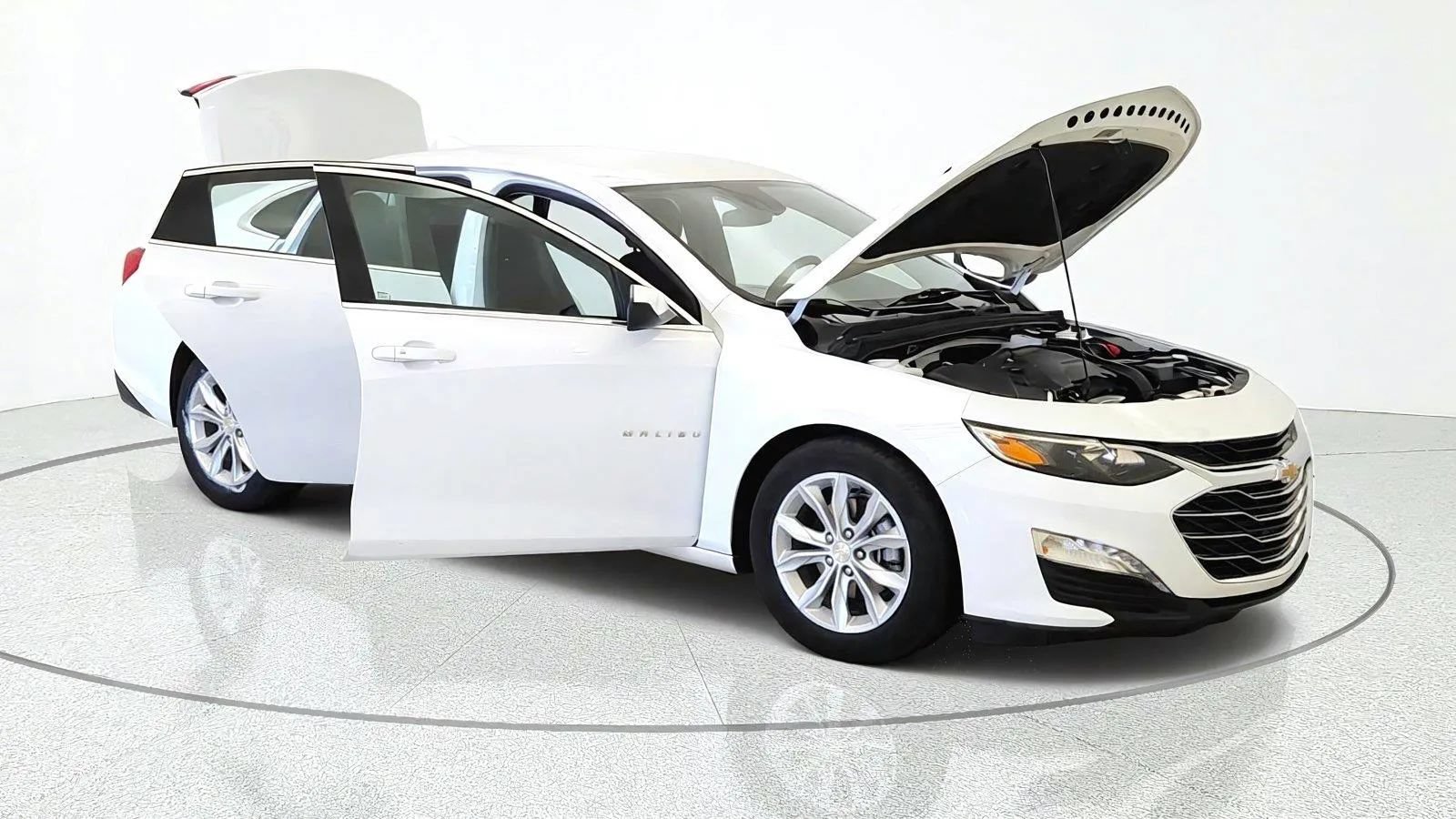 Used 2025 Chevrolet Malibu LT FWD image 11