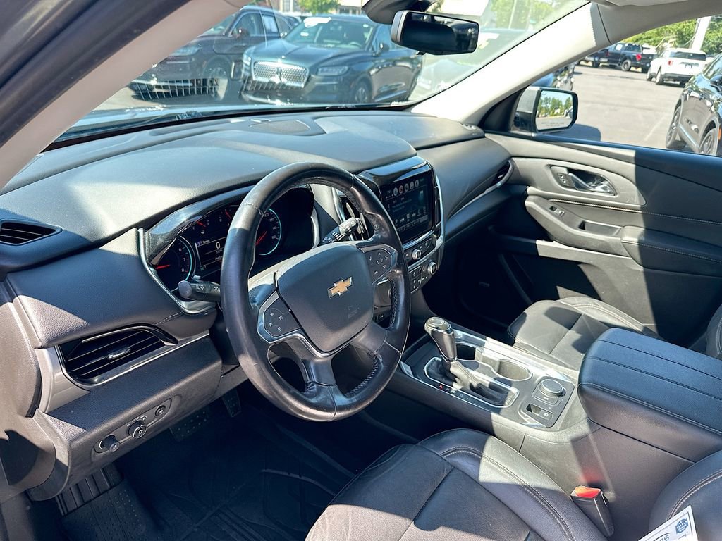 Used 2019 Chevrolet Traverse RS w/ LPO, Floor Liner Package FWD image 10