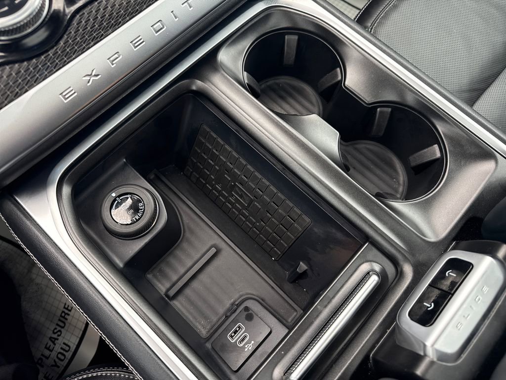 Used 2025 Ford Expedition Platinum w/ Stealth Appearance Package image 44