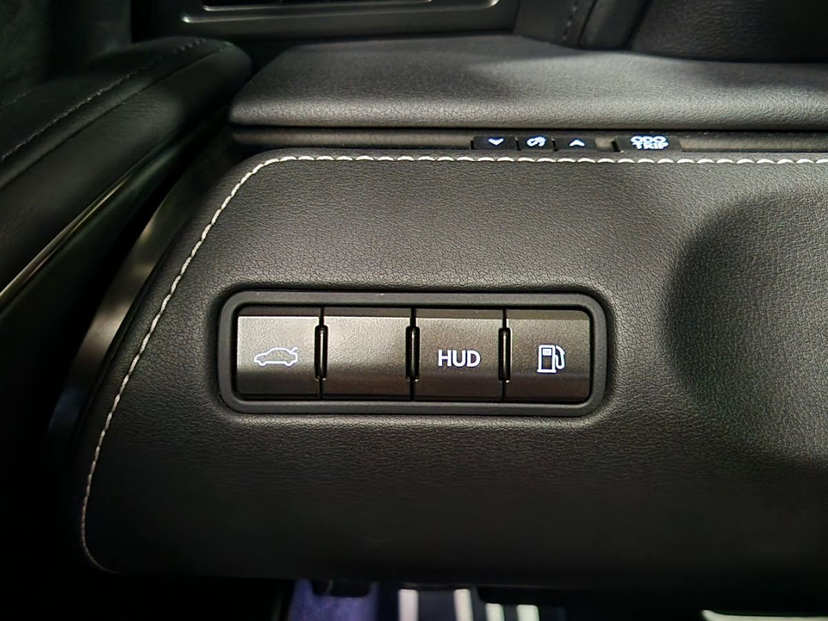 Used 2018 Lexus LC 500 Coupe w/ Sport Package image 40