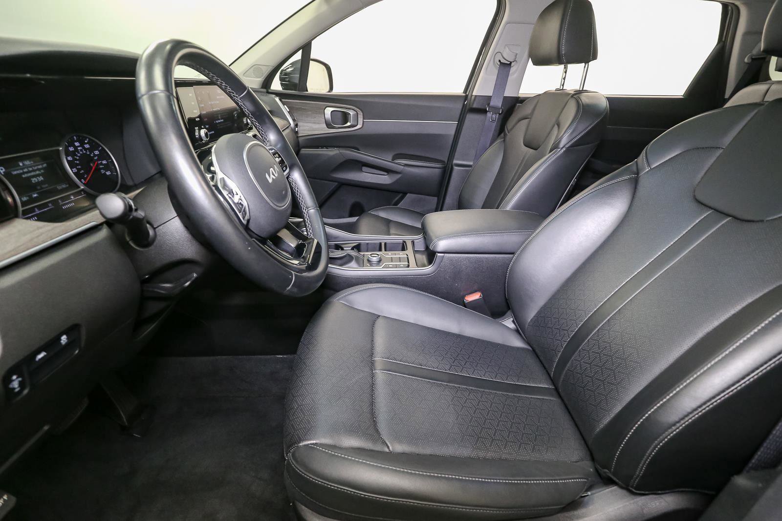 Used 2022 Kia Sorento S w/ Panoramic Sunroof Package AWD/4WD image 48