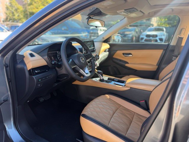 Used 2021 Nissan Sentra SV w/ SV Premium Package FWD image 11