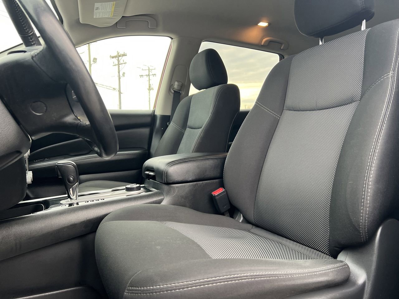 Used 2020 Nissan Pathfinder SV image 20