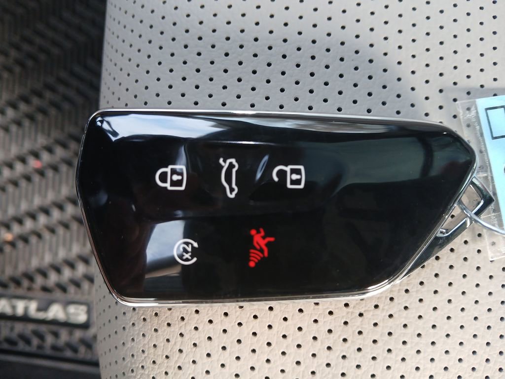 New 2026 Volkswagen Atlas SEL Premium R-Line image 29