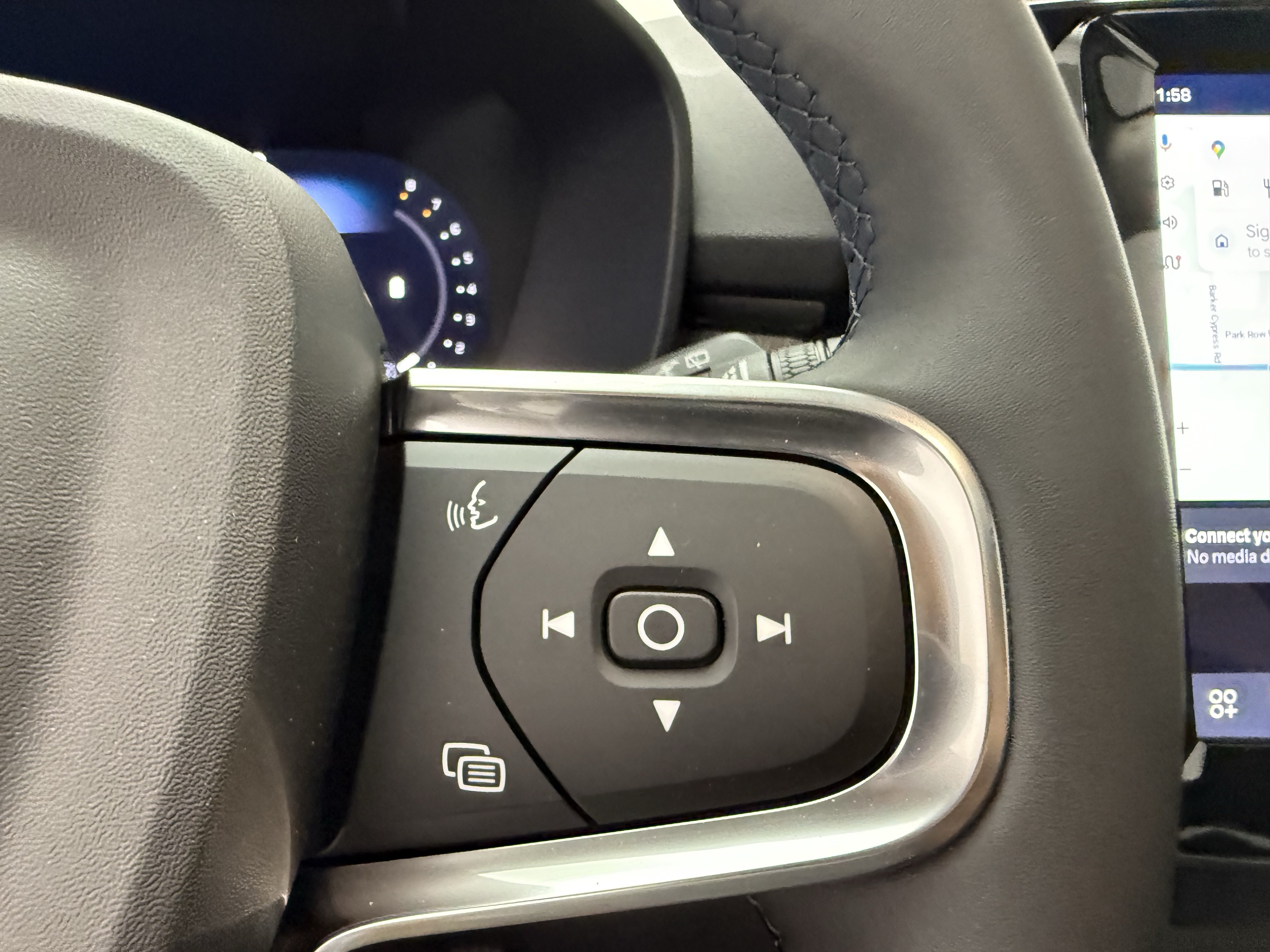 New 2026 Volvo XC40 B4 Core w/ Protection Package Premier FWD image 17