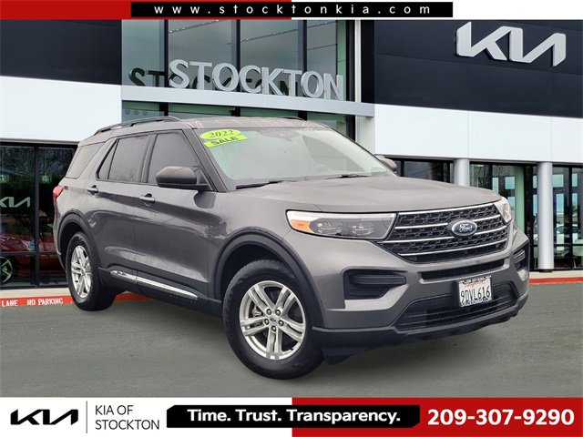 Used 2022 Ford Explorer XLT image 1
