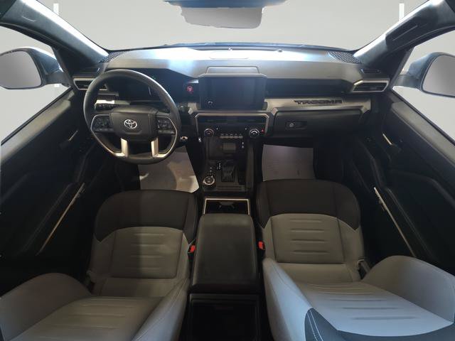 Used 2025 Toyota Tacoma TRD Sport AWD/4WD image 29