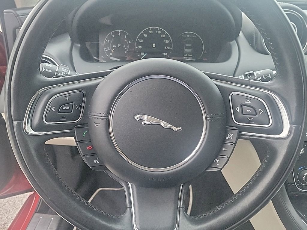 Used 2017 Jaguar XJ L Portfolio image 20
