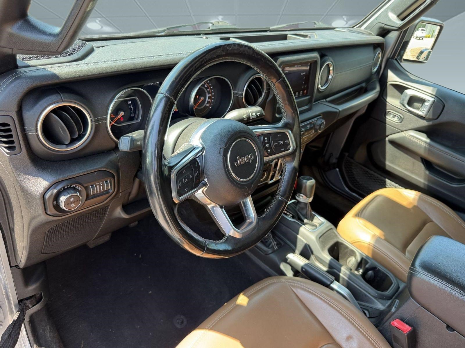 Used 2020 Jeep Gladiator Overland w/ Safety Group AWD/4WD image 4
