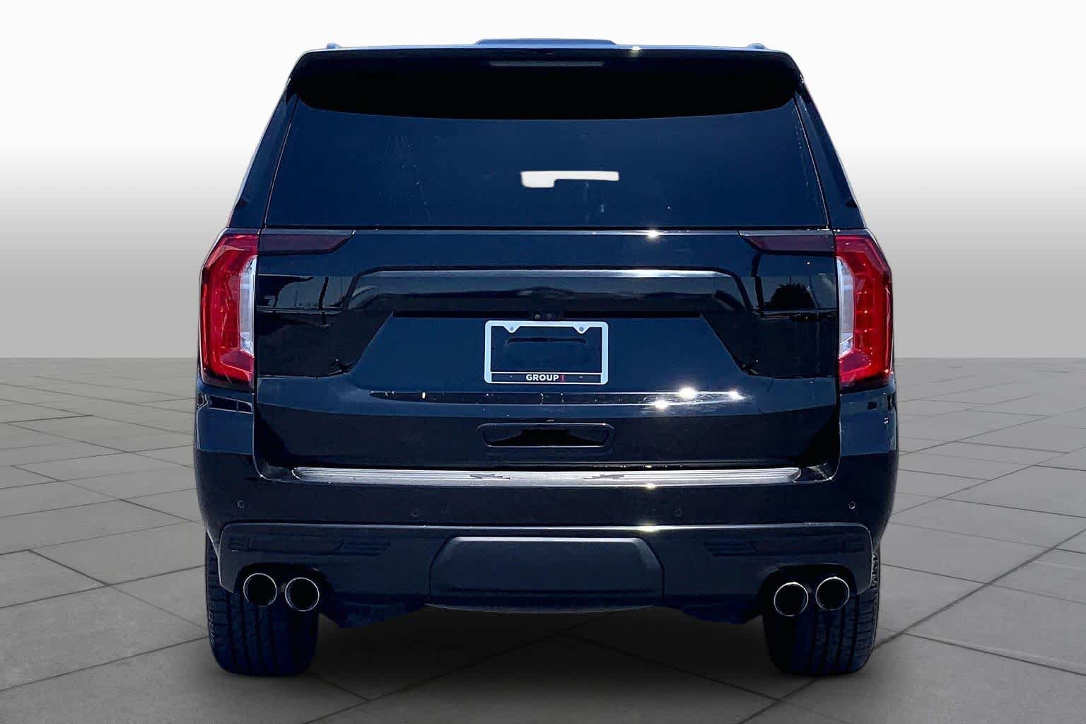 Used 2021 GMC Yukon Denali w/ Denali Premium Package AWD/4WD image 5