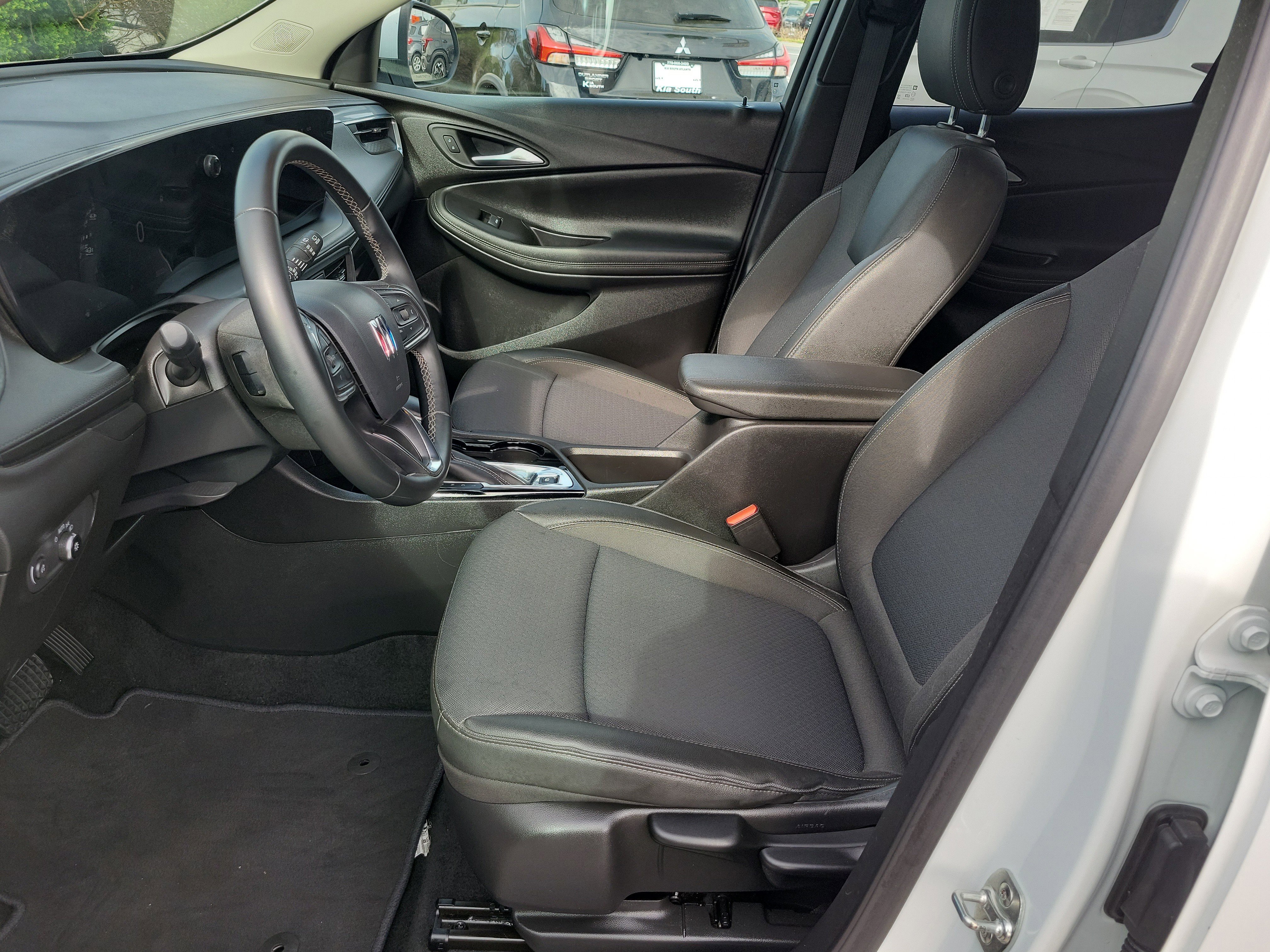 Used 2025 Buick Encore GX Preferred image 17