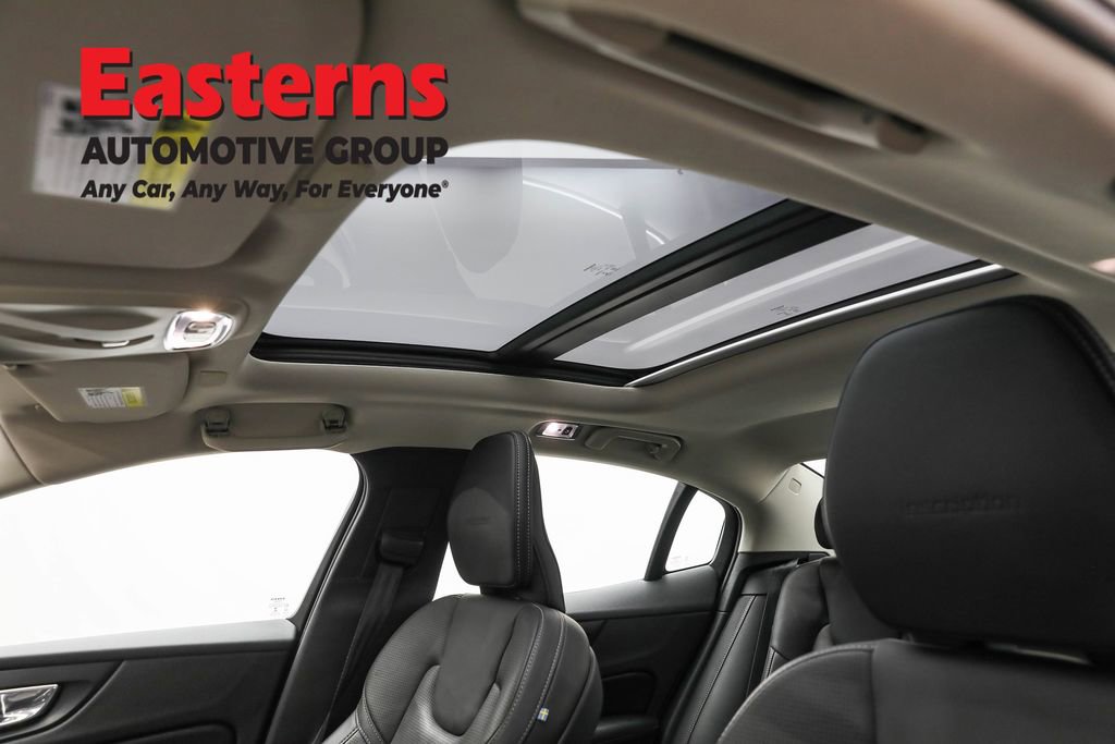 Used 2019 Volvo S60 T6 Inscription image 35