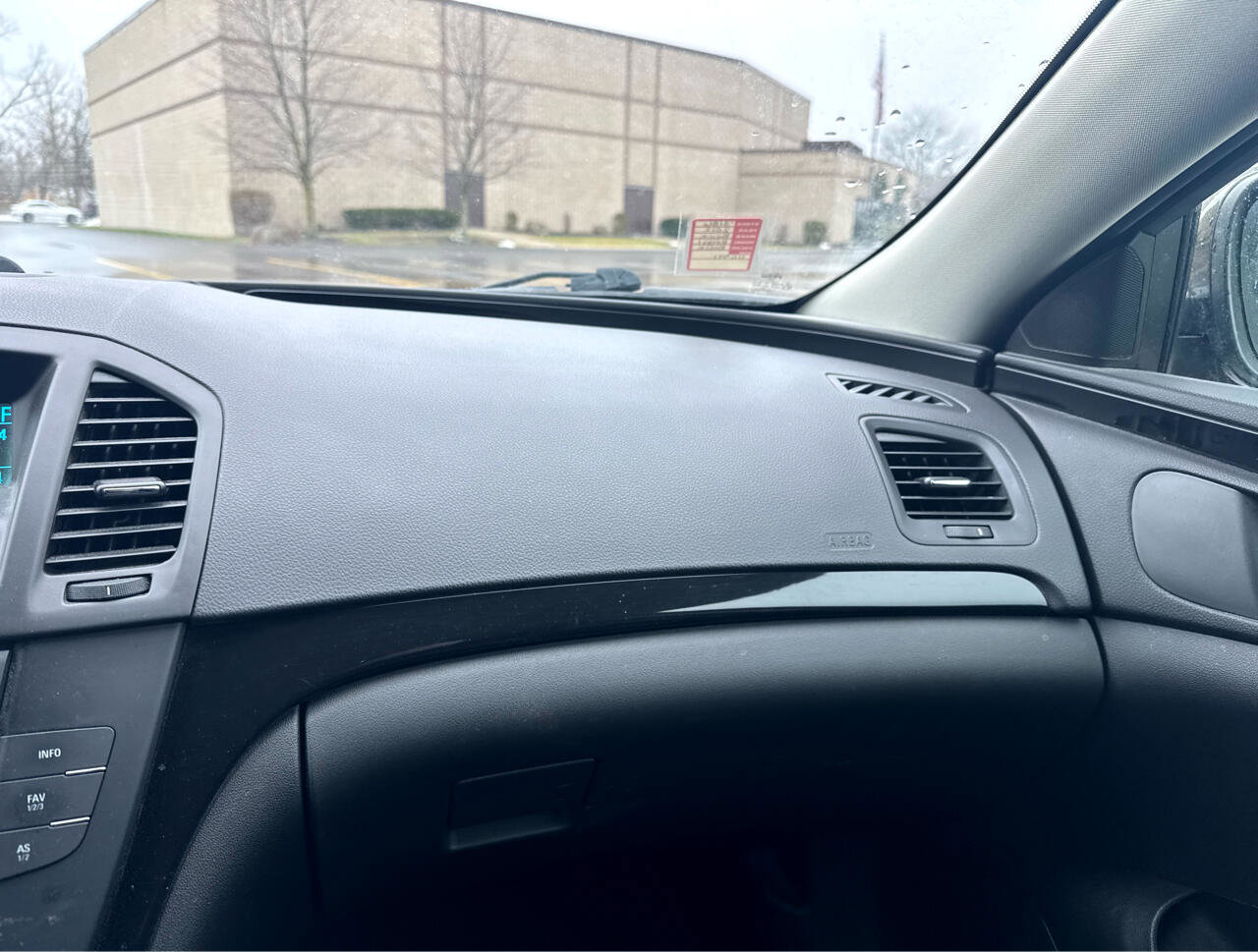 Used 2012 Buick Regal Premium image 13