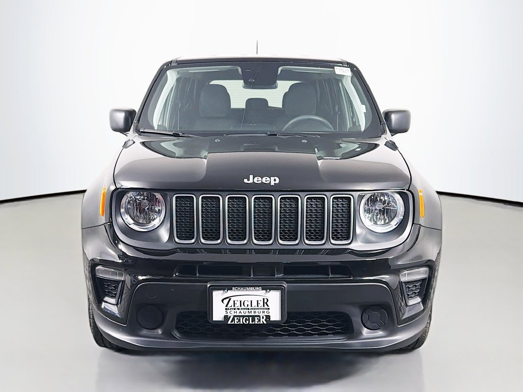 Used 2023 Jeep Renegade Latitude AWD/4WD image 2