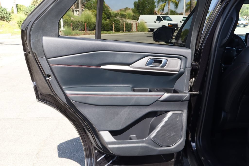 Used 2025 Ford Explorer ST-Line w/ Premium Package RWD image 36