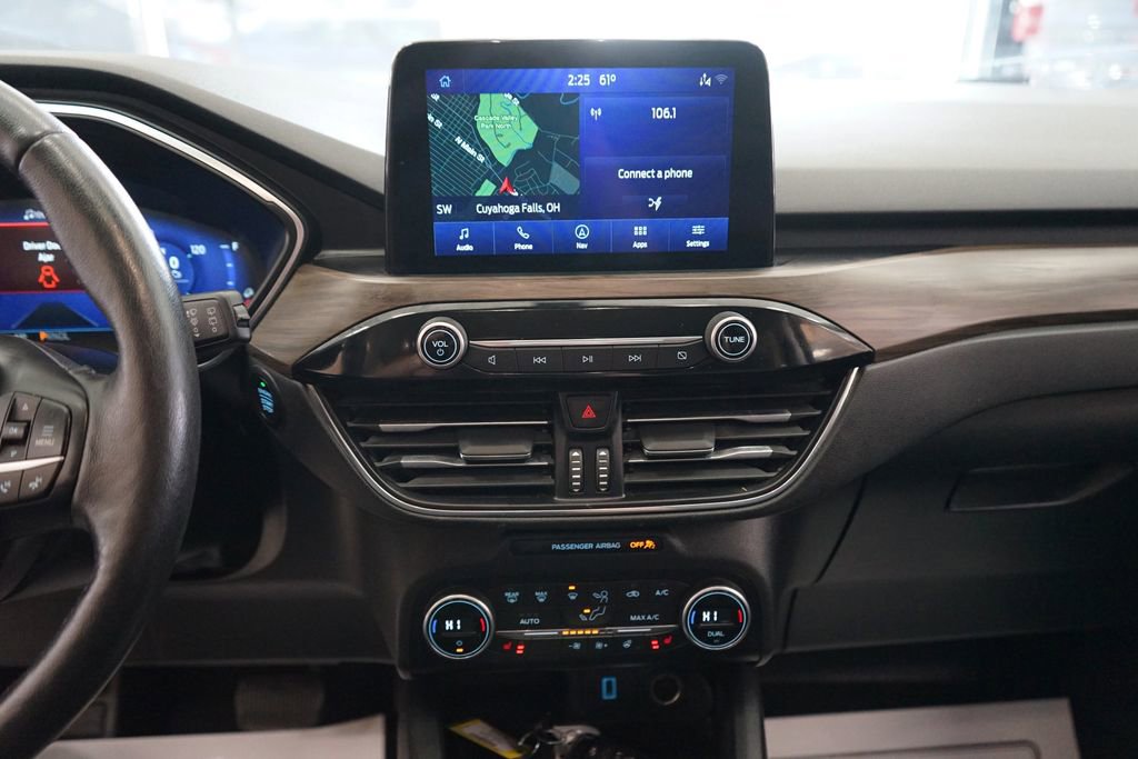 Used 2020 Ford Escape Titanium image 7