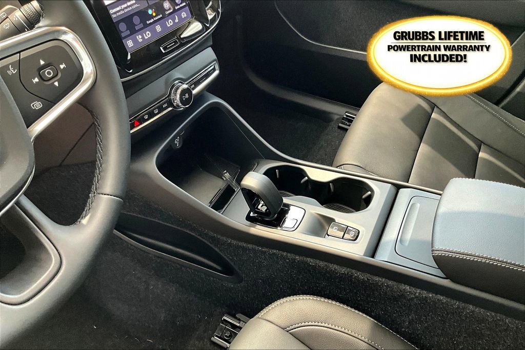 New 2026 Volvo XC40 B4 Core w/ Climate Package image 21