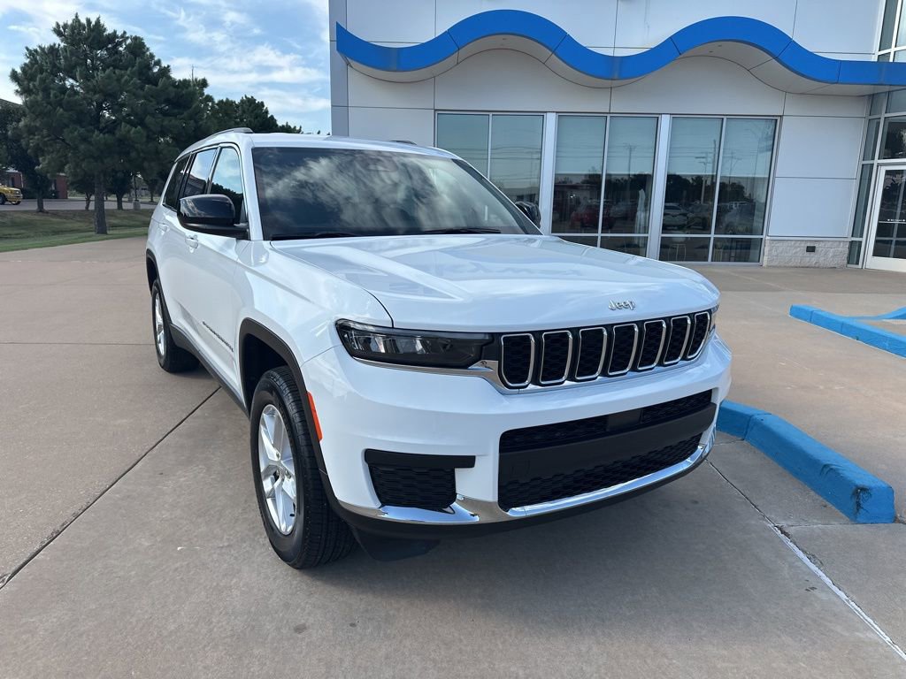 Used 2024 Jeep Grand Cherokee L Laredo w/ Luxury Tech Group I image 2