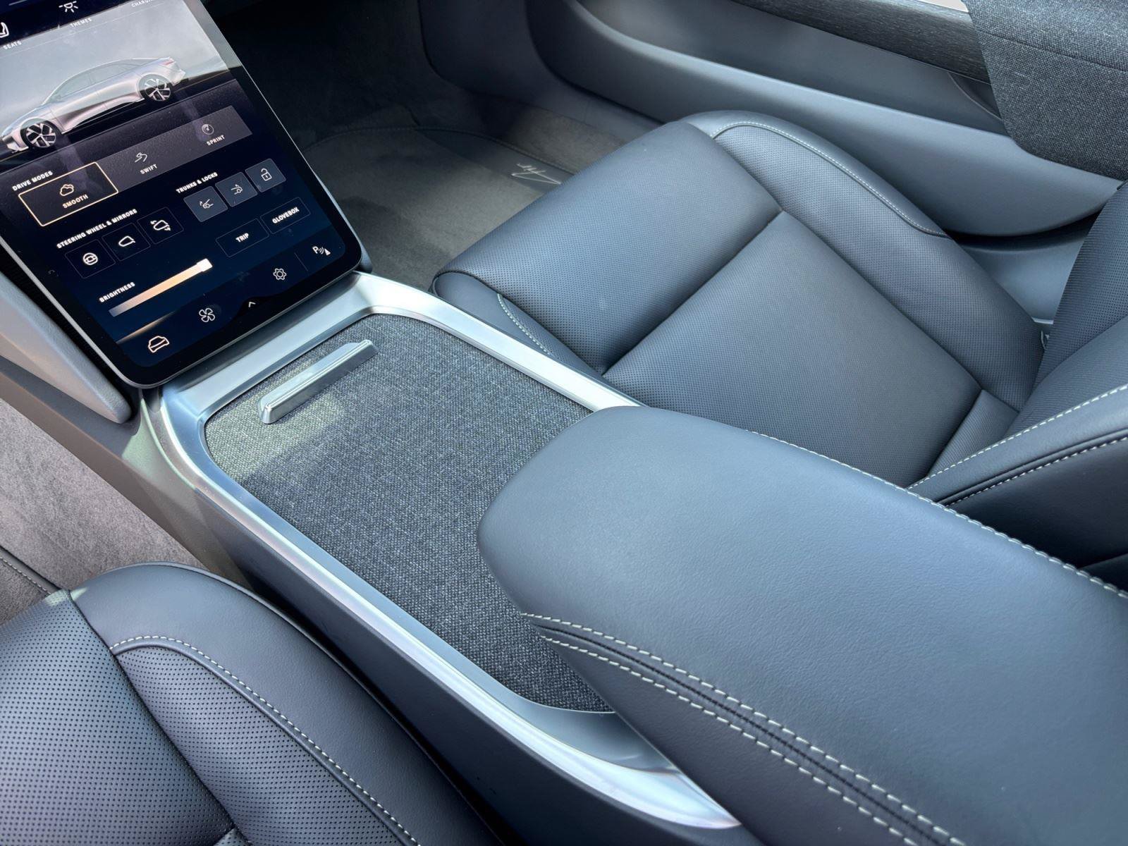 Used 2024 Lucid Air Pure RWD image 33