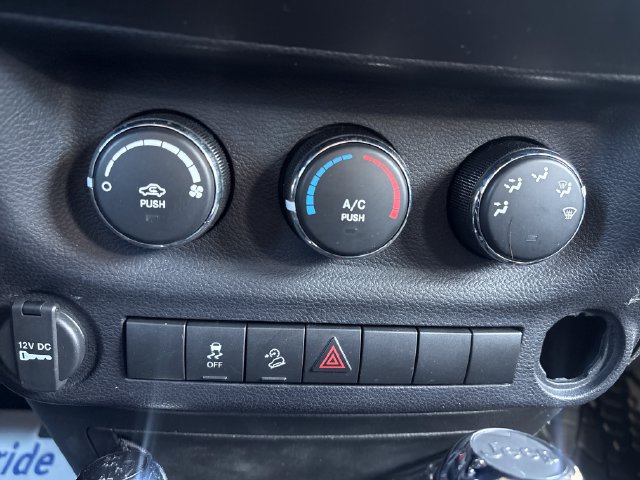 Used 2016 Jeep Wrangler Unlimited Sport w/ Connectivity Group AWD/4WD image 23