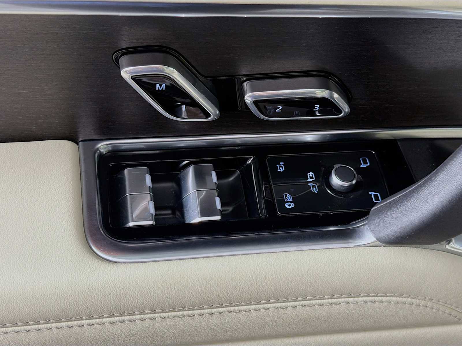 Used 2024 Land Rover Range Rover SE image 19