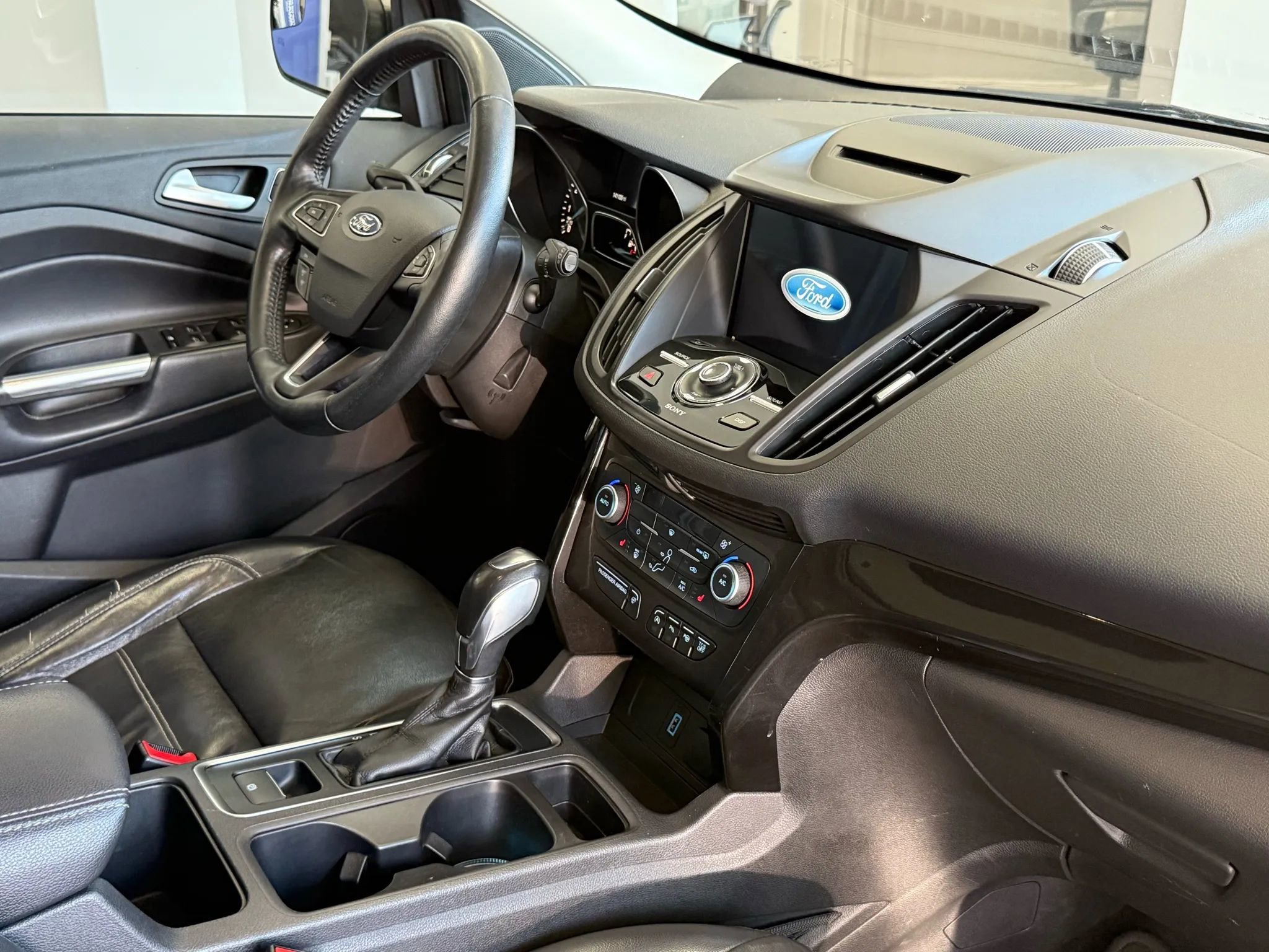 Used 2018 Ford Escape Titanium image 23