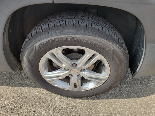 Used 2018 GMC Terrain SLE w/ Driver Convenience Package FWD image 9