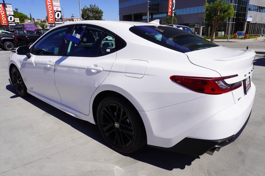 Certified 2025 Toyota Camry SE image 5