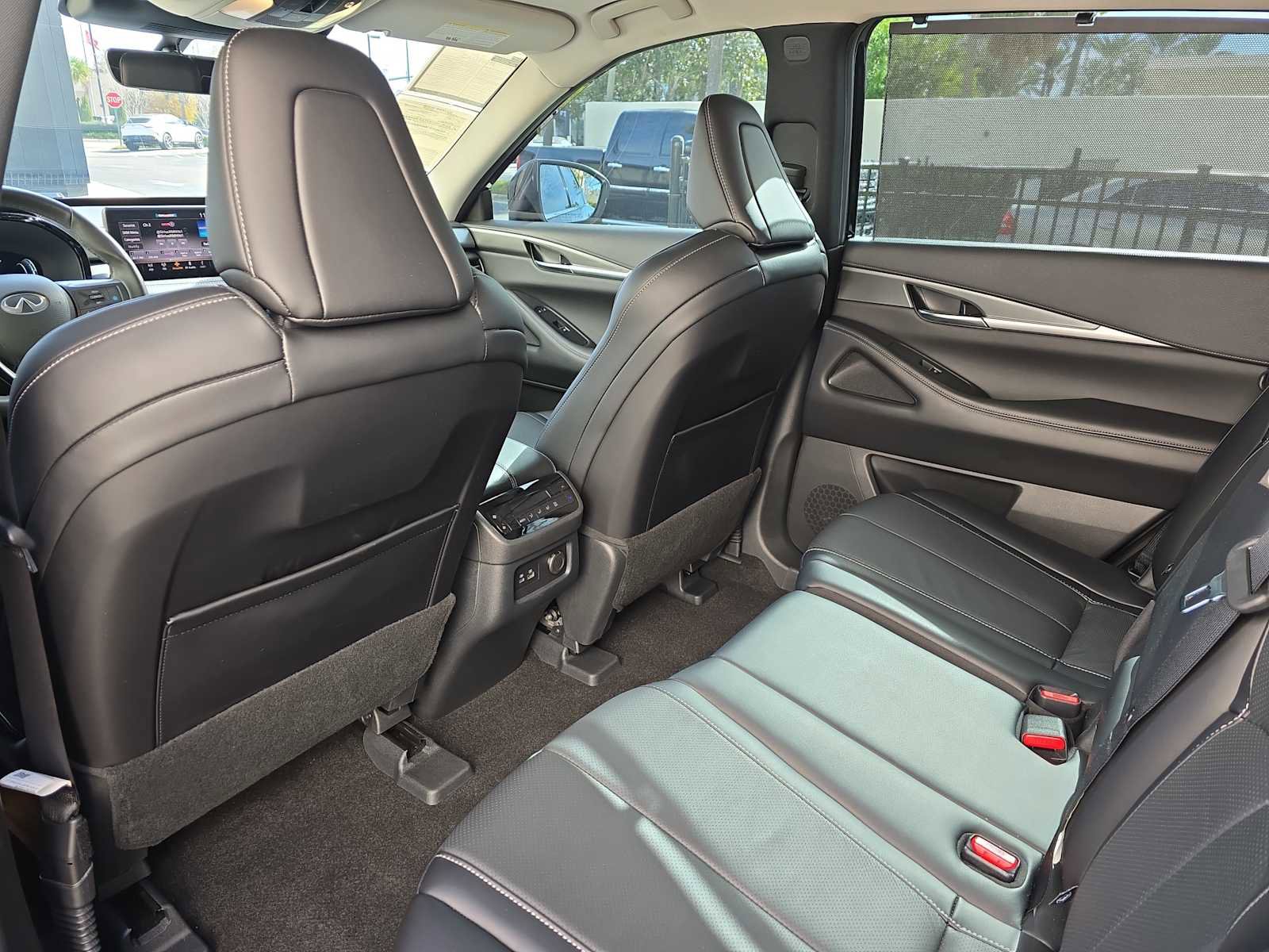 Certified 2024 INFINITI QX60 Luxe image 14