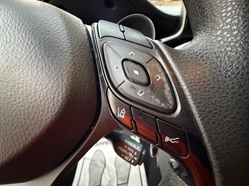 Used 2019 Toyota C-HR LE FWD image 23