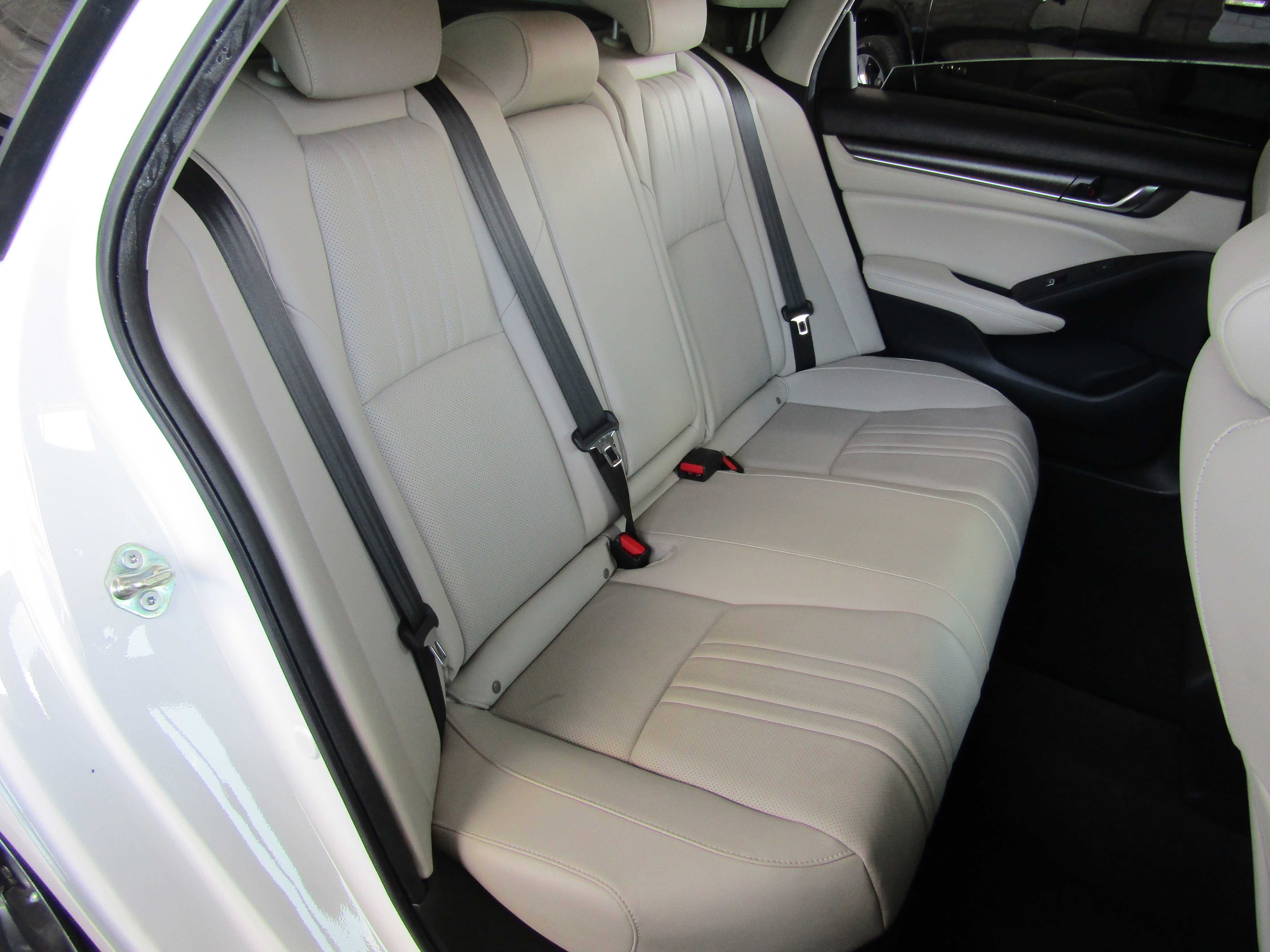 Used 2019 Honda Accord Touring image 13