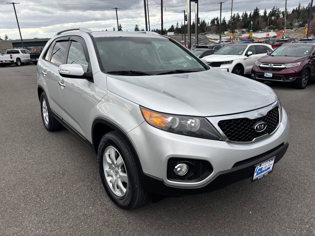 Used 2013 Kia Sorento LX w/ Convenience Pkg image 3