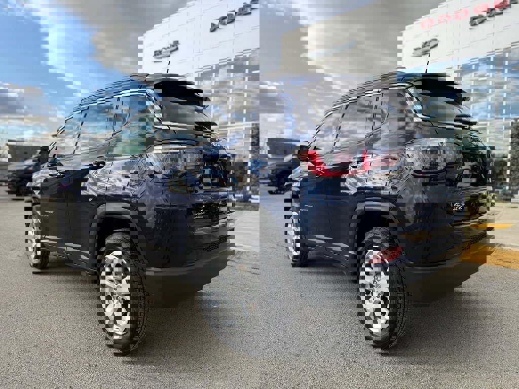 Used 2019 Jeep Compass Latitude w/ Cold Weather Group image 6